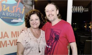 Adriane Hilbig, diretora do Grupo Cisne Branco e Fábio Juchen, editor do site Temporada Verão