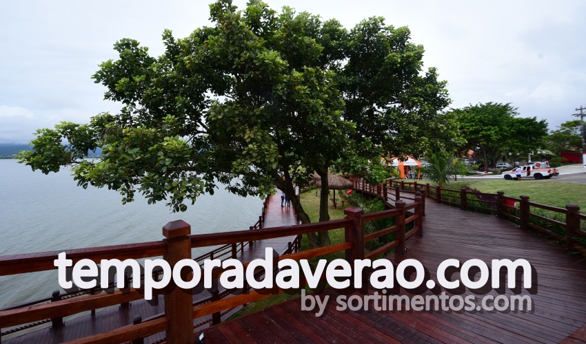 Deck Pôr do Sol na Lagoa de Araçatiba em Maricá - temporadaverao.com