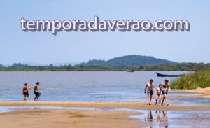 Praia em Porto Alegre -Temporada Verão Balneabilidade - Foto Alex Rocha / PMPA - Sortimentos.com