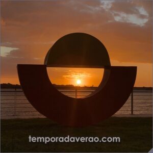 Pôr do Sol no Cais Embarcadero em Porto Alegre -Temporada Verão