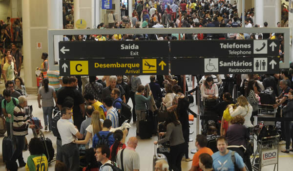 Festas de fim de ano devem atrair 14,3 milhões de turistas e movimentar os aeroportos nacionais